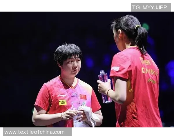 蒯曼与陈熠携手出战女双赛事全力争夺荣誉与胜利